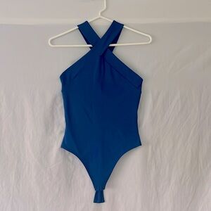 Aritzia Blue Babaton Criss-Cross Contour Halterneck Bodysuit Women’s Size Small